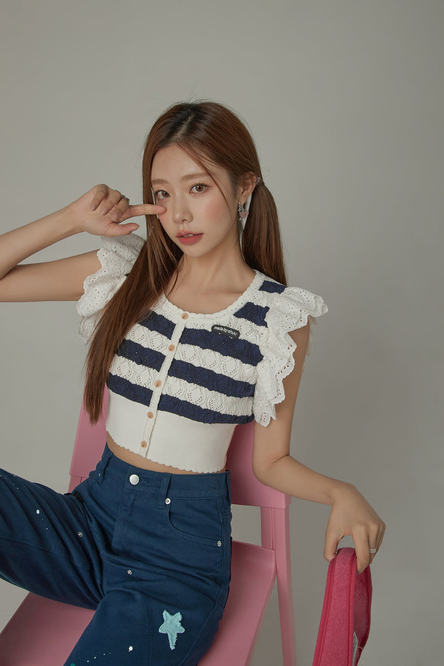 CHUU Ruffled Lace Striped Crop Knit Top