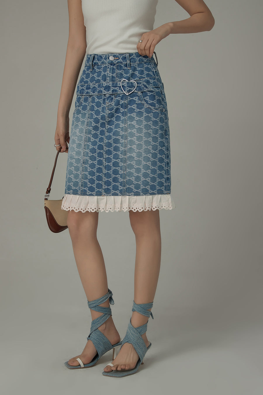 CHUU Heart Belted Lace Hem Shaped Pattern Denim Skirt