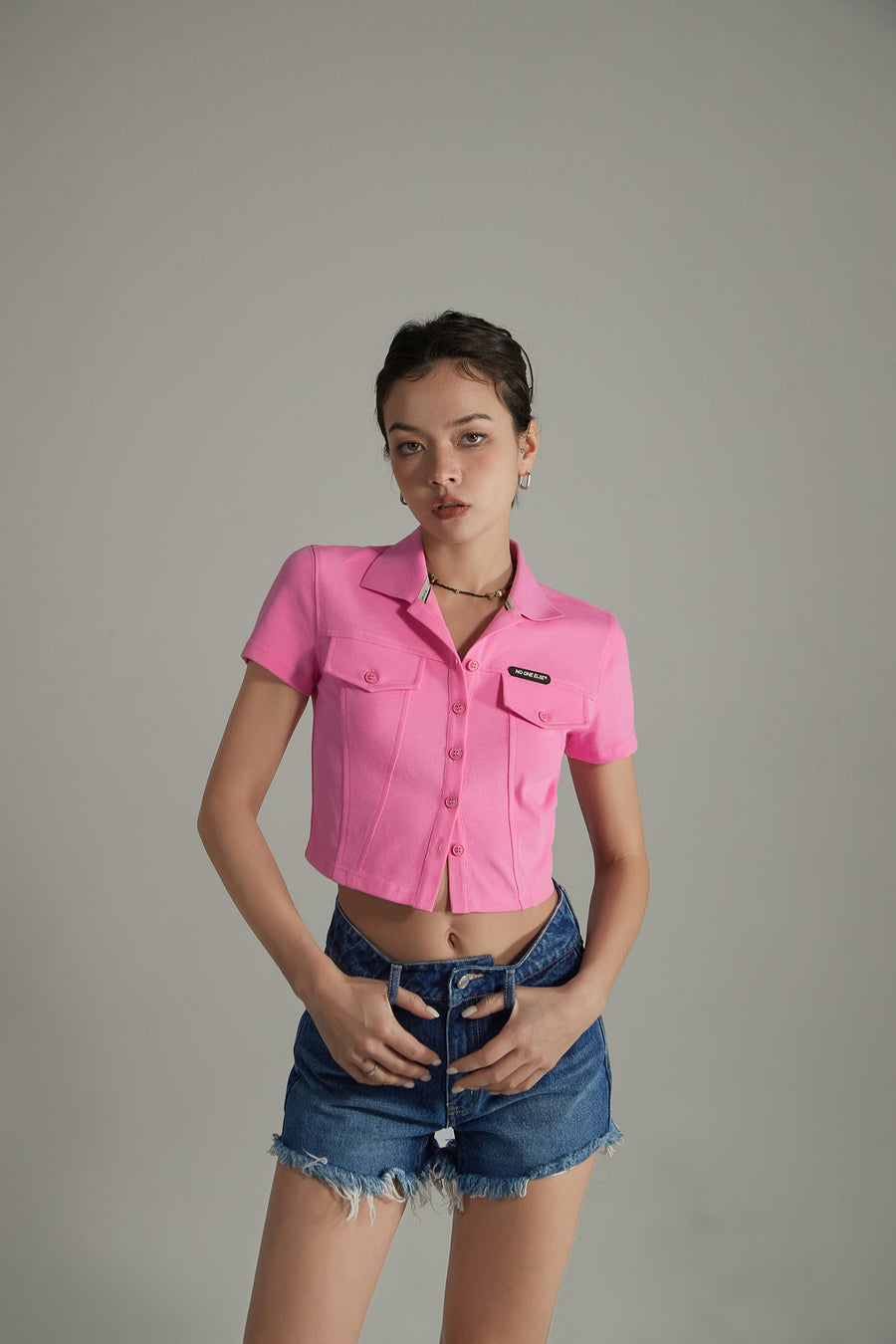 CHUU Colored Pocket Cropped Button Shirt