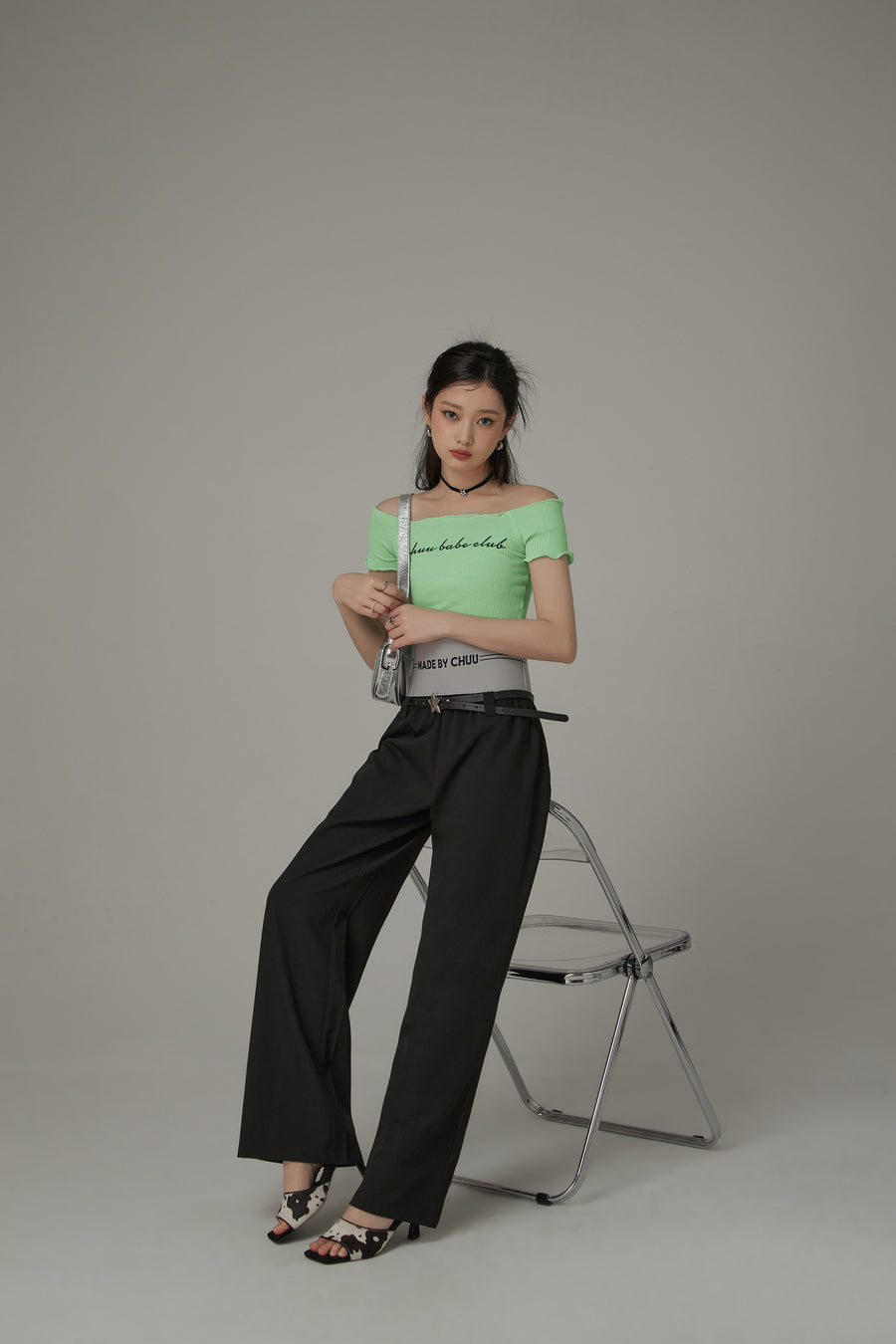 CHUU Contrast Letter High Waist Banded Wide Pants