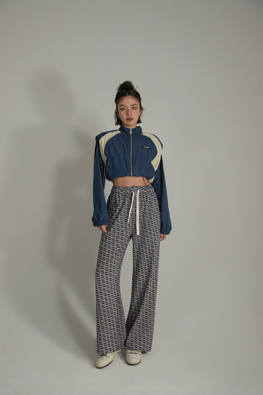 CHUU Letter Fully Printed Wide Leg Casual Pants