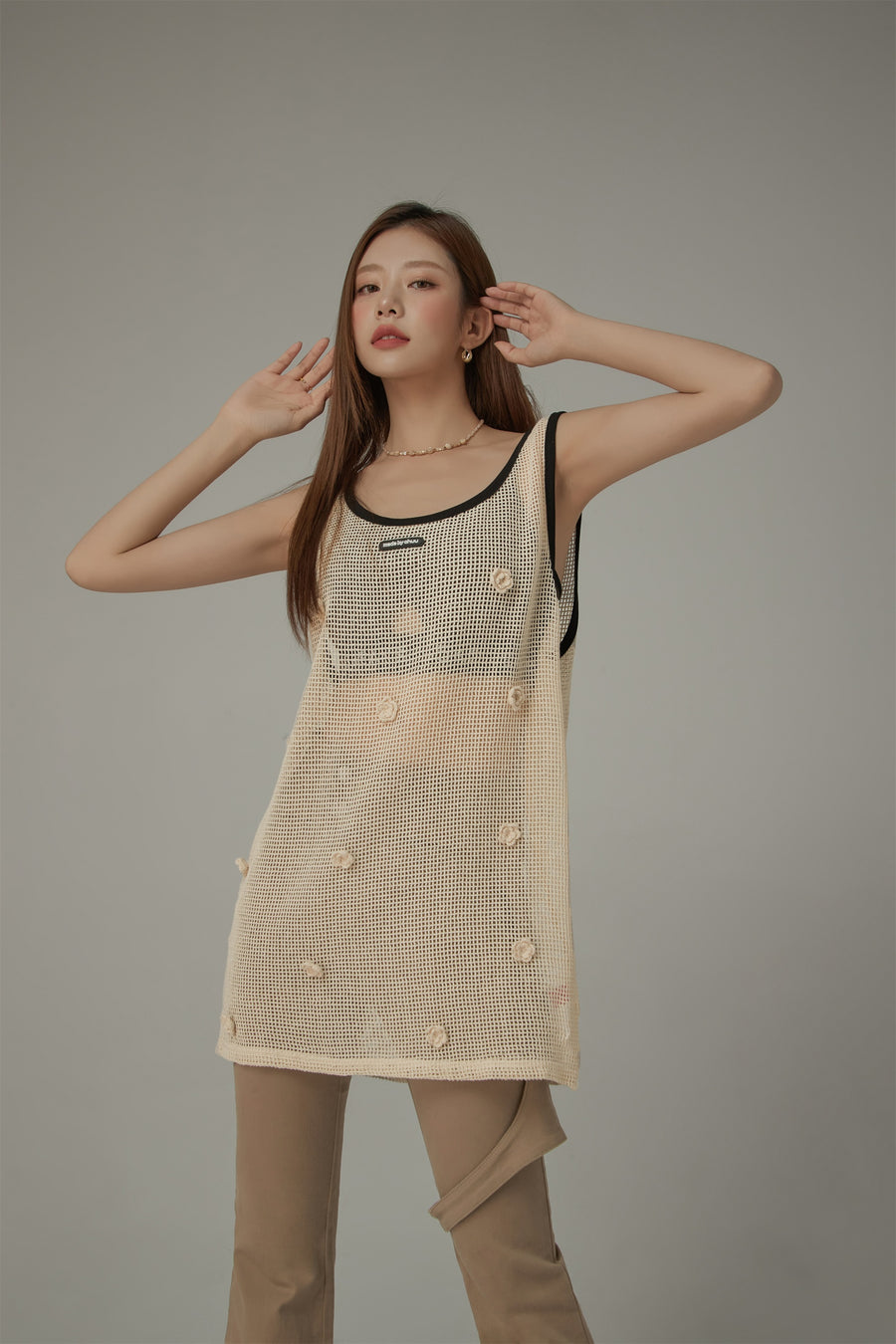 CHUU Flower Crochet Mesh Sleeveless Oversized Top