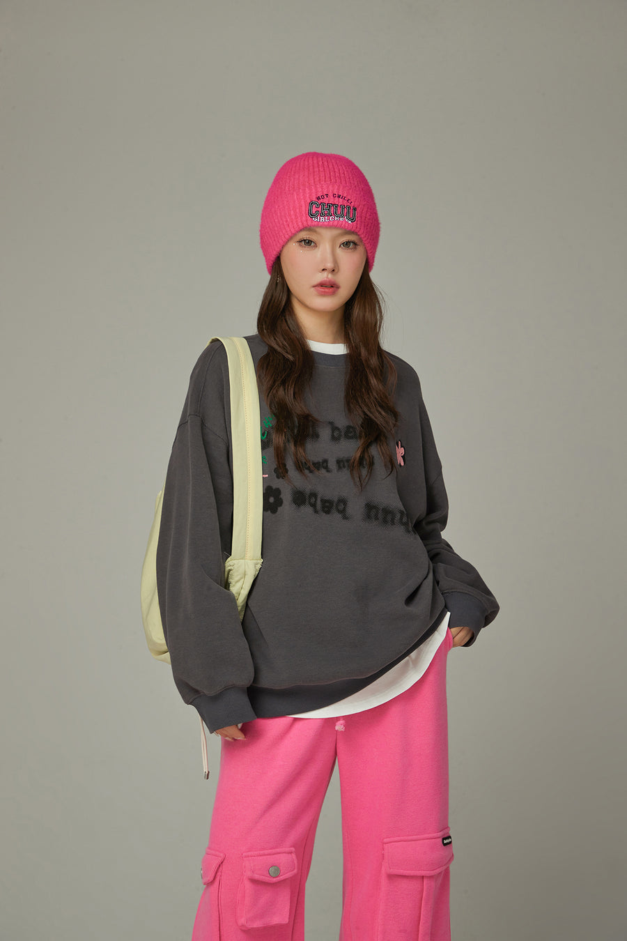 CHUU Lettering Flowers Boxy Sweatshirt