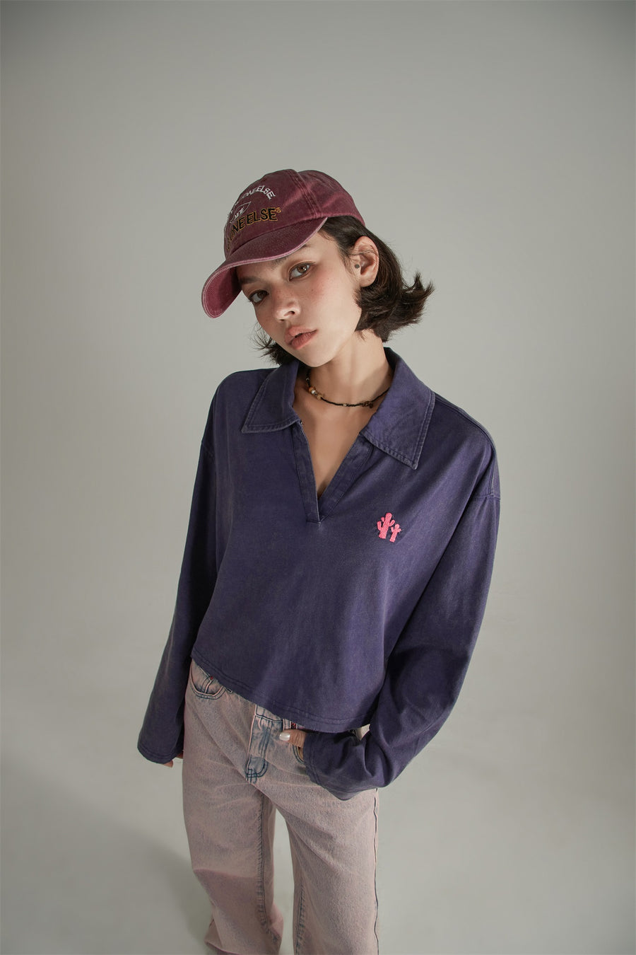 CHUU Heart Back Open Collar Loose Fit T-Shirt