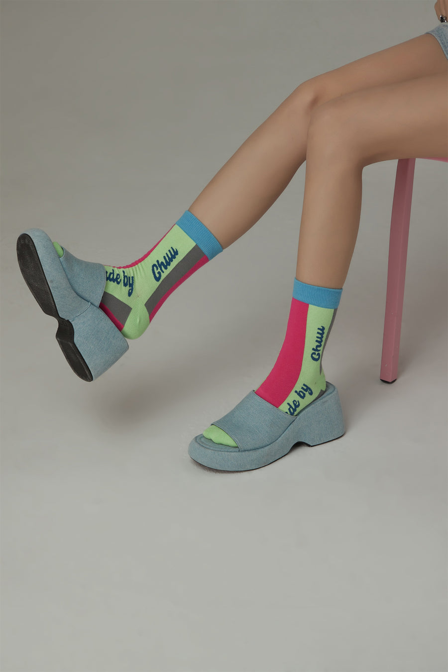 CHUU Trendy Contrasting Colors?Made By Chuu Letter High Socks