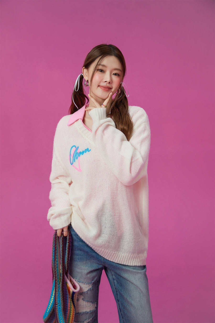 CHUU Heart V-Neck Knit Top