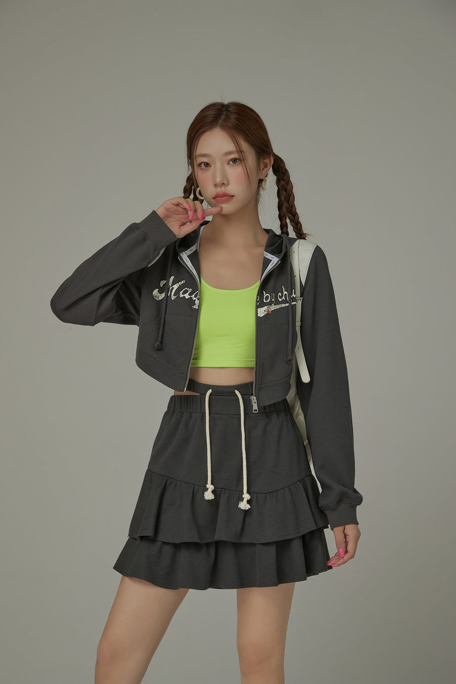 CHUU Lettering Cropped Sporty Zip-Up Hoodie