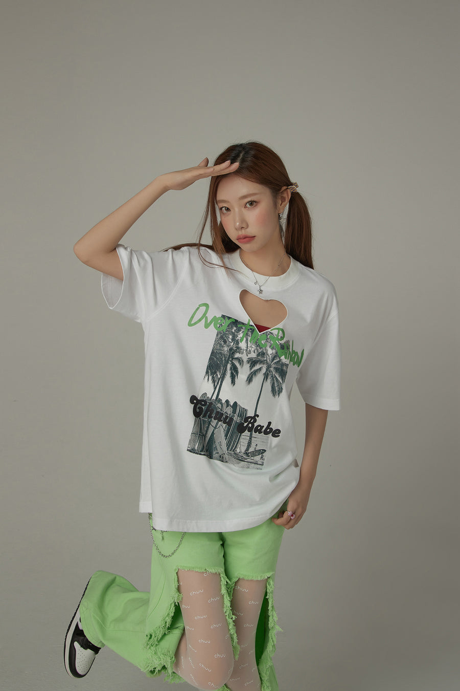 CHUU Cotton Heart Key Hole Chuu Babe Printed Loose Fit T-Shirt