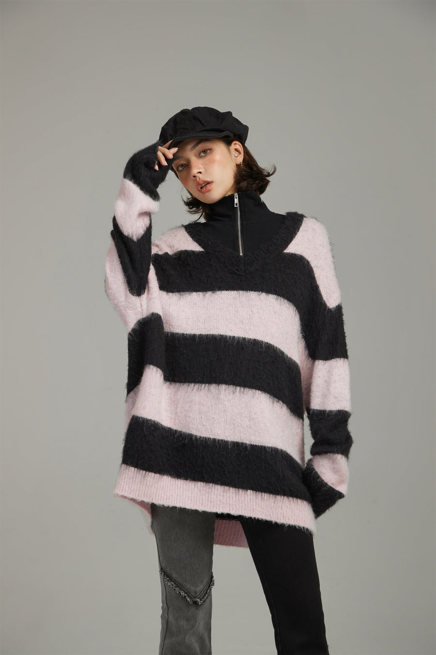 CHUU V-Neck Color Stripe Knit Sweater