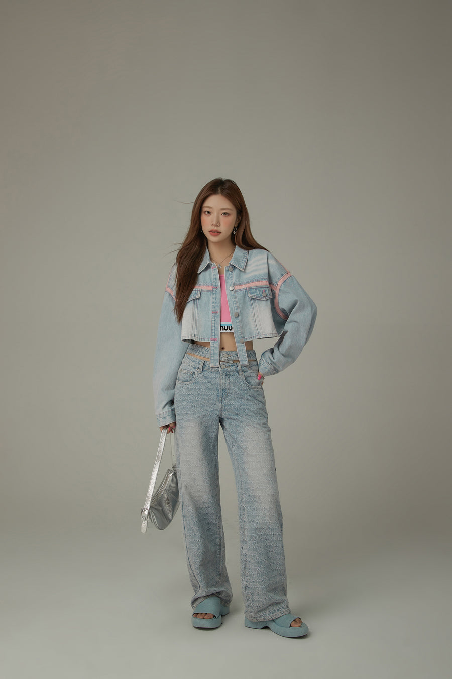 CHUU Pop Of Color Cropped Denim Jacket