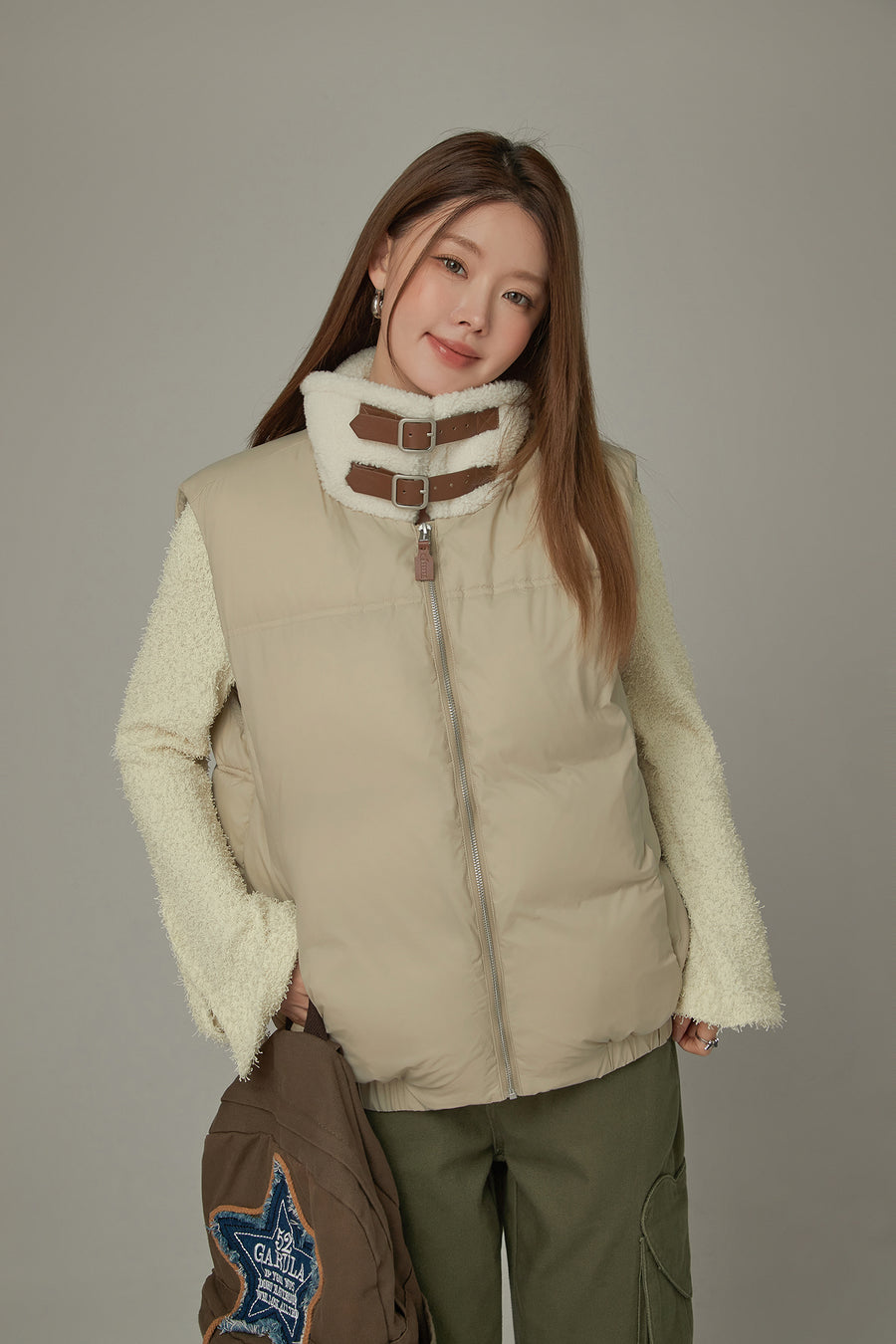 CHUU High Neck Collar Padded Vest