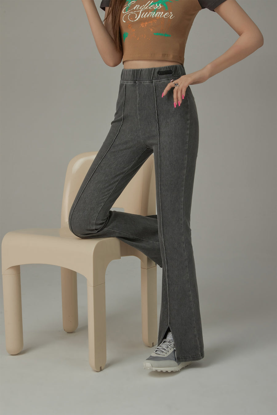 CHUU Elastic Waist Slit Semi Bootcut Pants