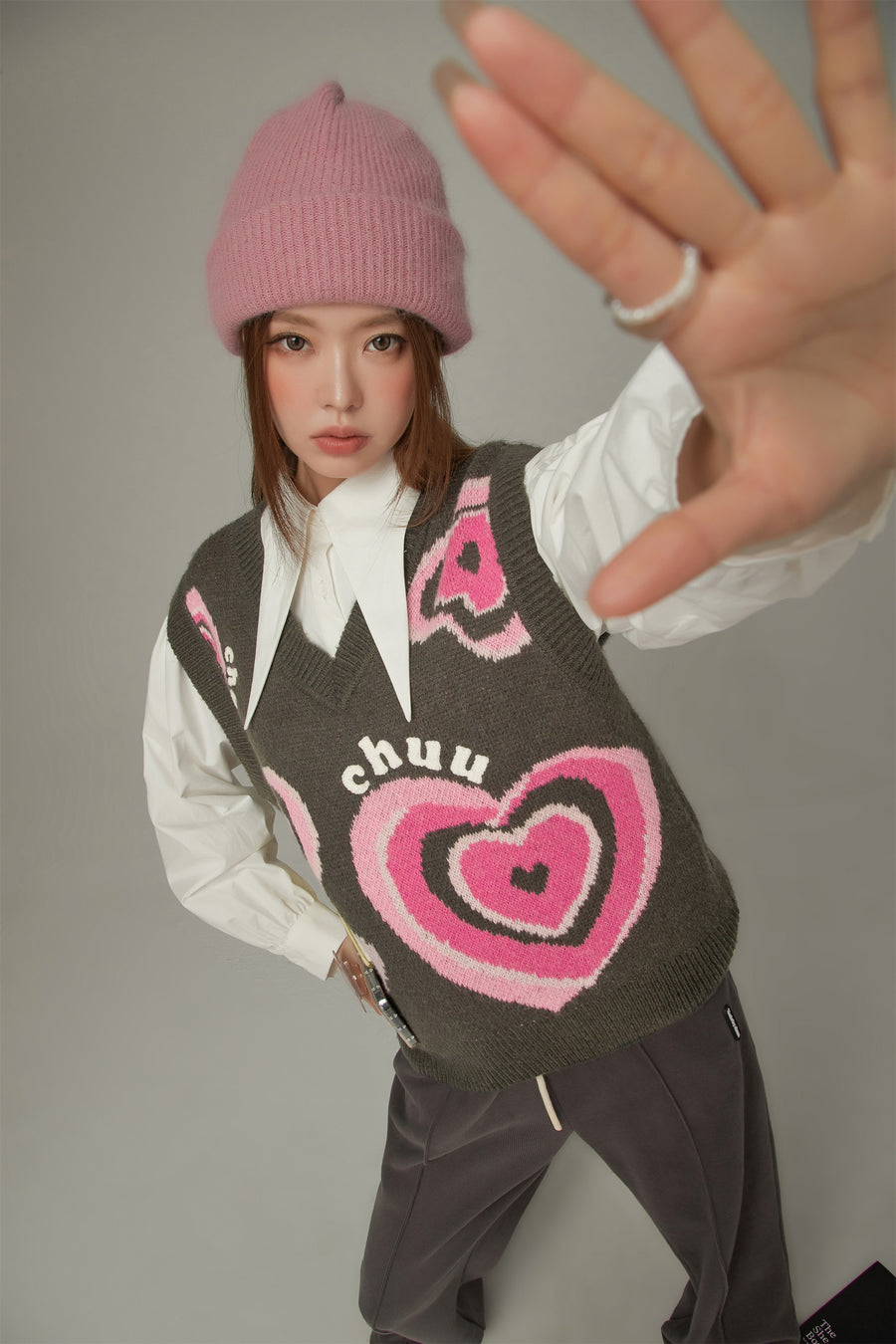 CHUU Heart Knit Sweater Vest