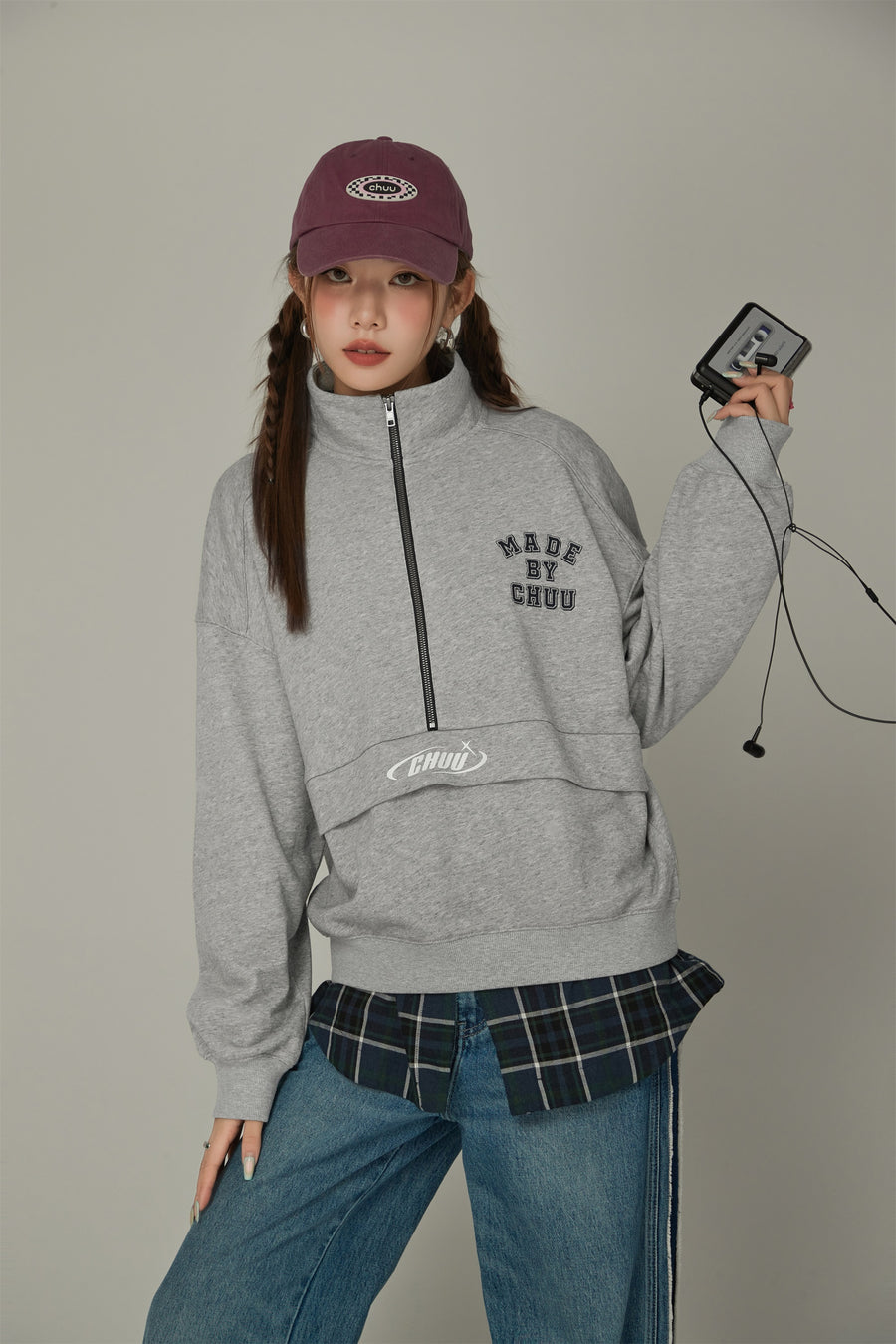 CHUU Logo Half Zip Up Simple Sweatshirt