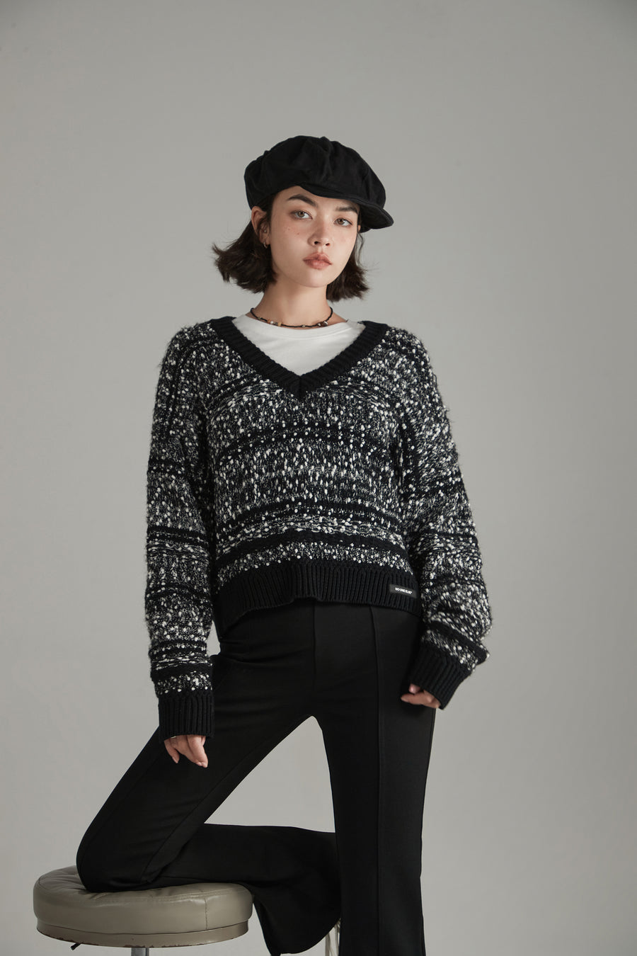 CHUU V-Neck Crop Knit Sweater