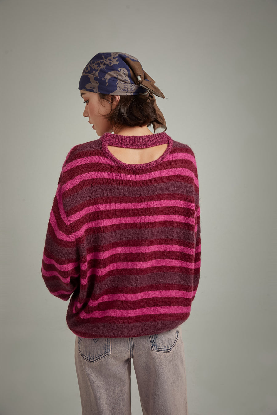 CHUU Back Slit Striped Knit Sweater