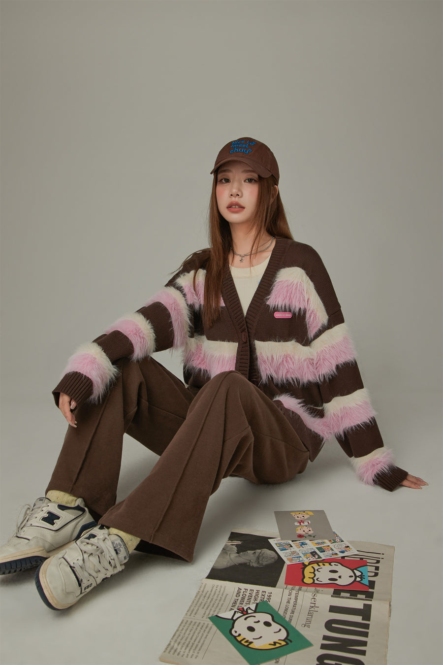 CHUU V-Neck Color Combination Stripe Knit Cardigan