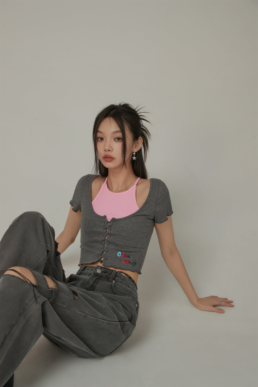 CHUU Halter Neck Eyelet Color Blocked T-Shirt