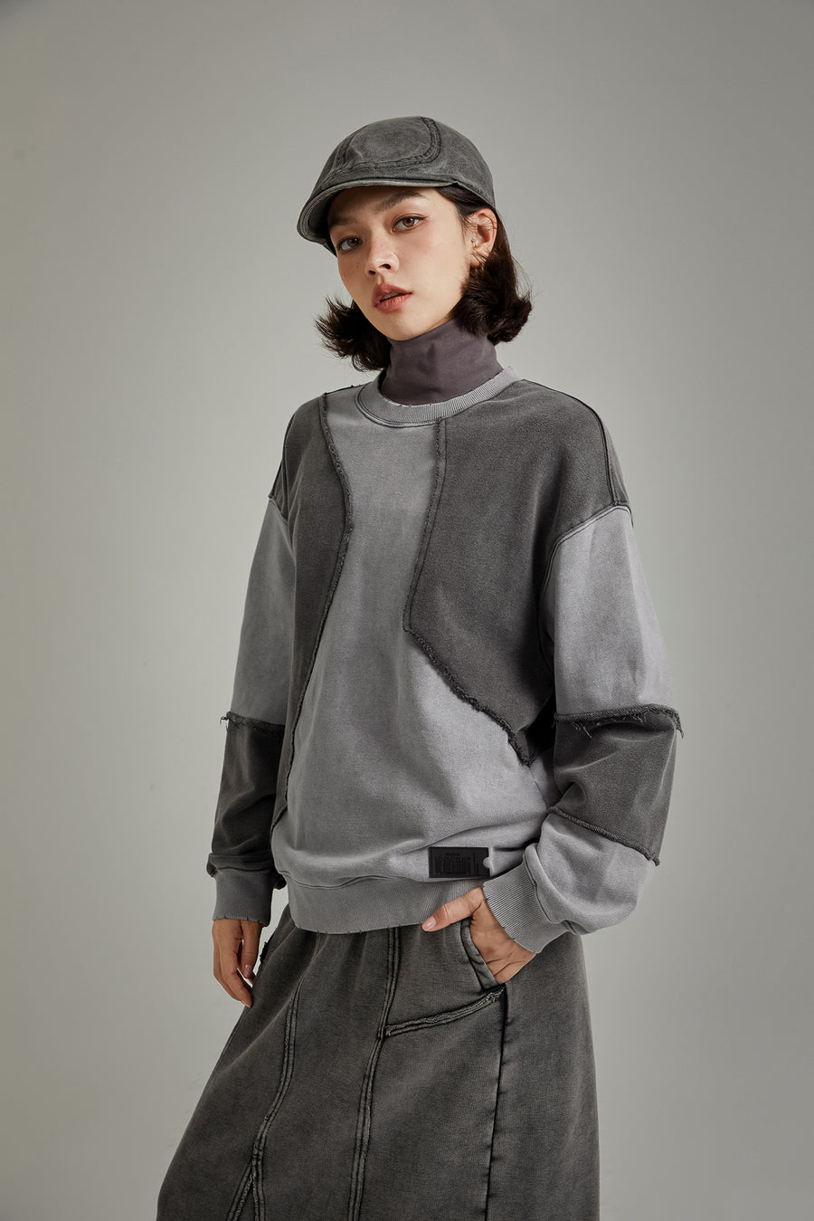 CHUU Stitched Patchwork Color Boxy Sweatshirt