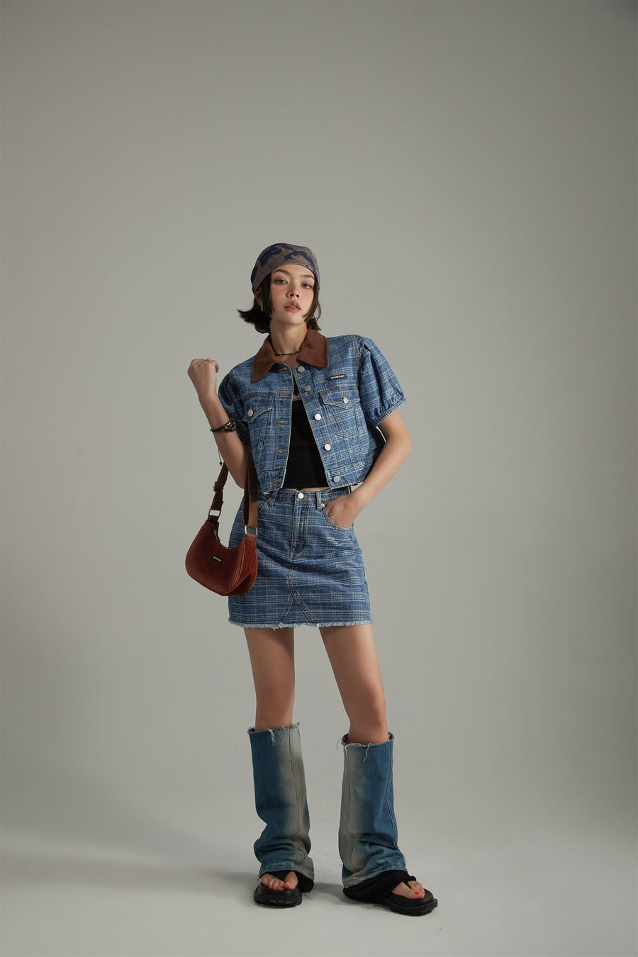 CHUU Checked Fringed Hem Denim Mini Skirt