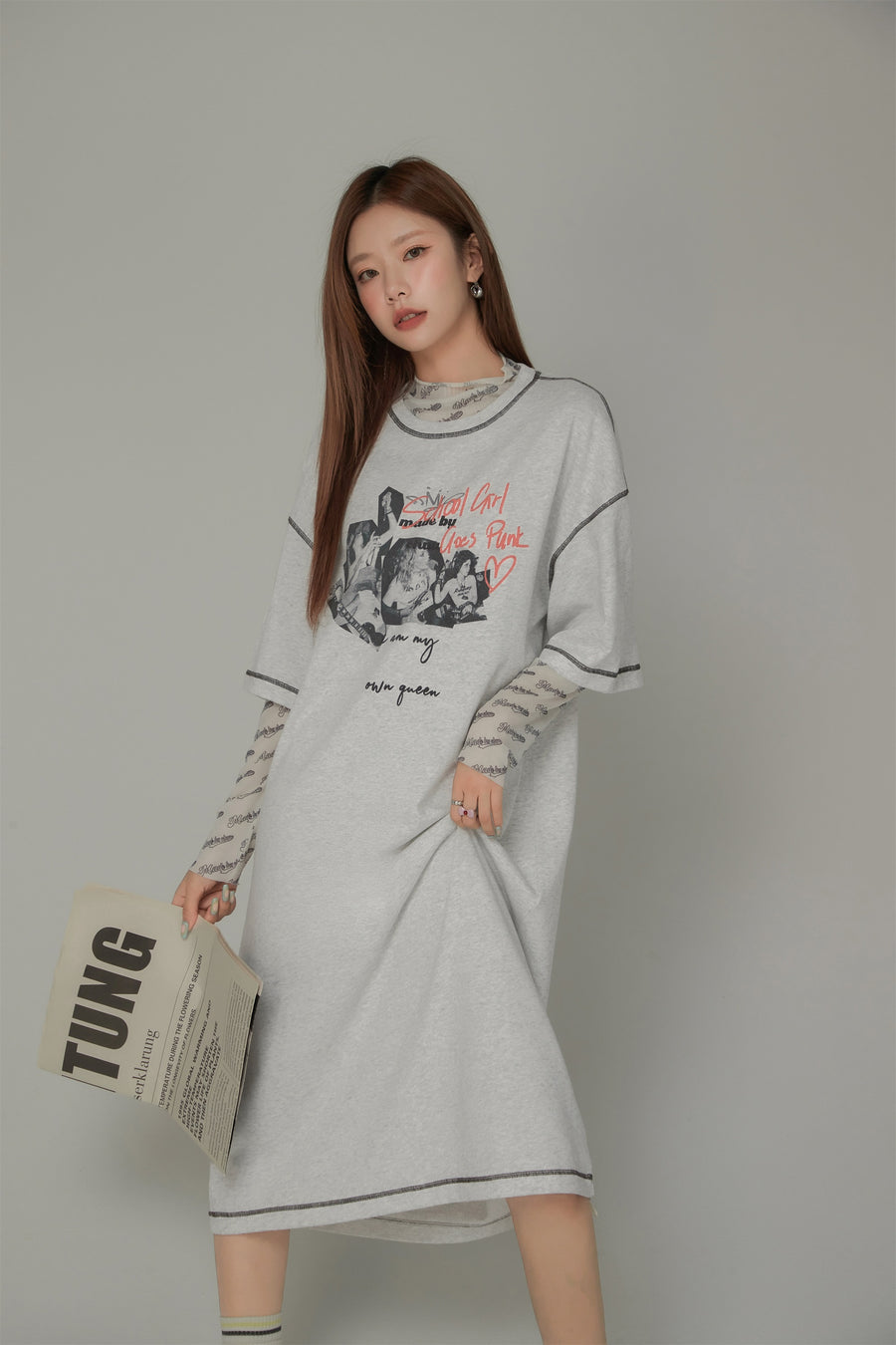 CHUU Punk Print Back Cut Out Lined Long T-Shirt Dress