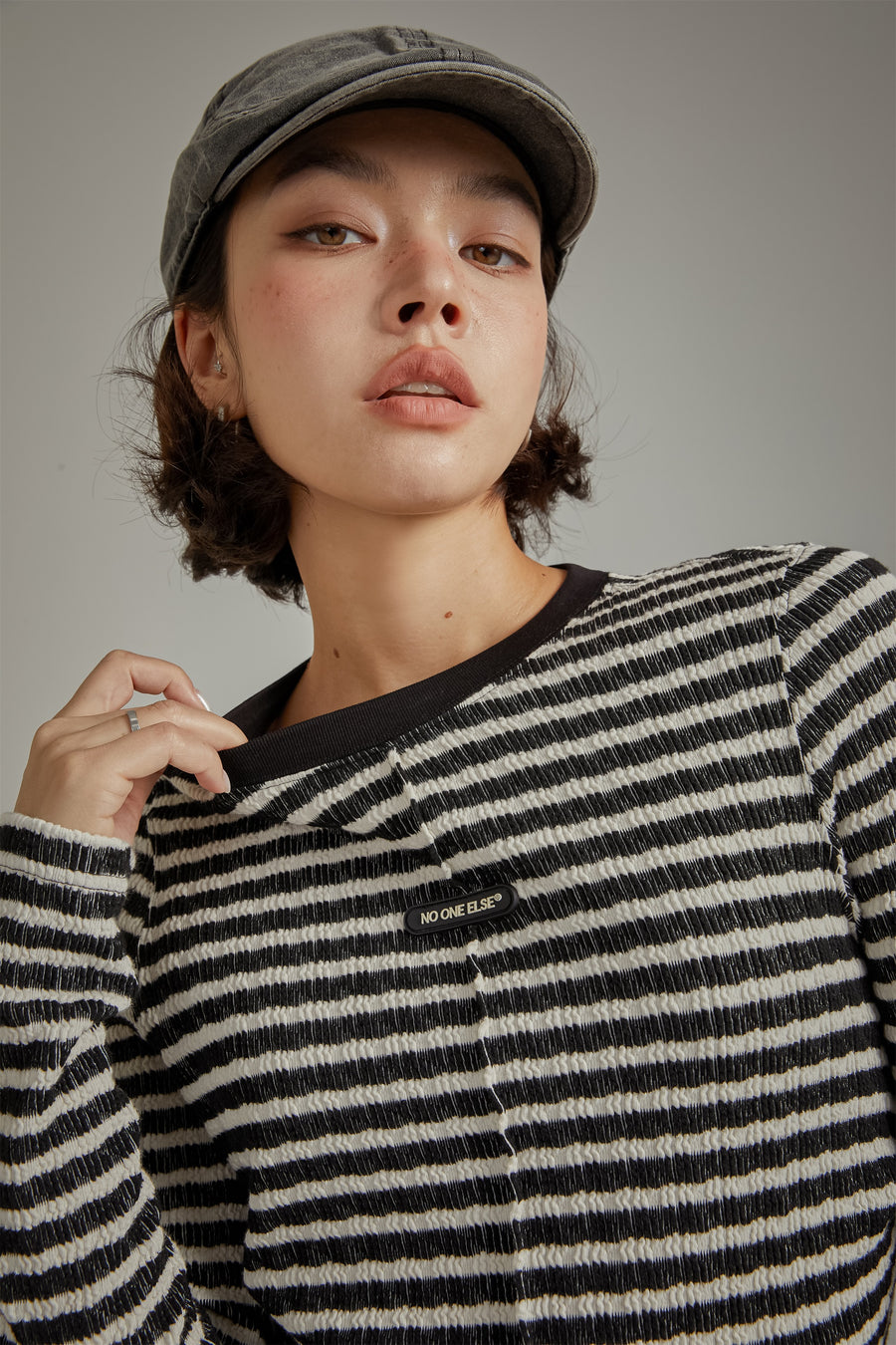 CHUU Slit Slim Stripe T-Shirt