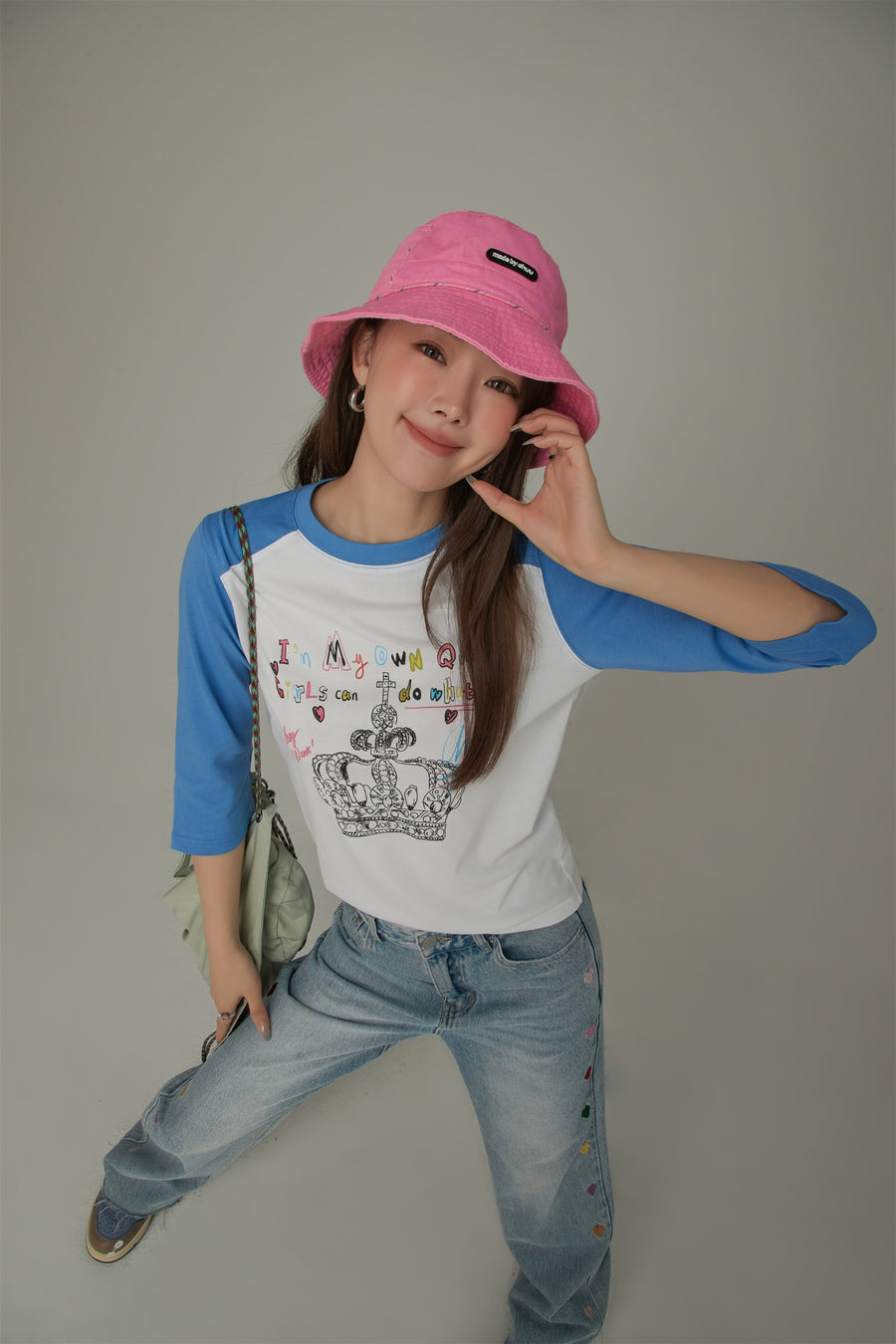 CHUU Contrast Color Crown T-Shirt