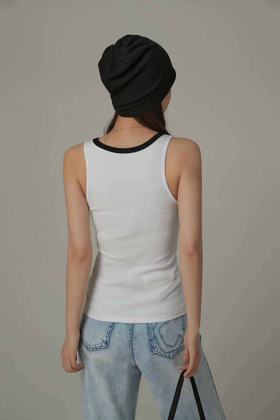 CHUU Chuu Star Center Basic Sleeveless T-Shirt