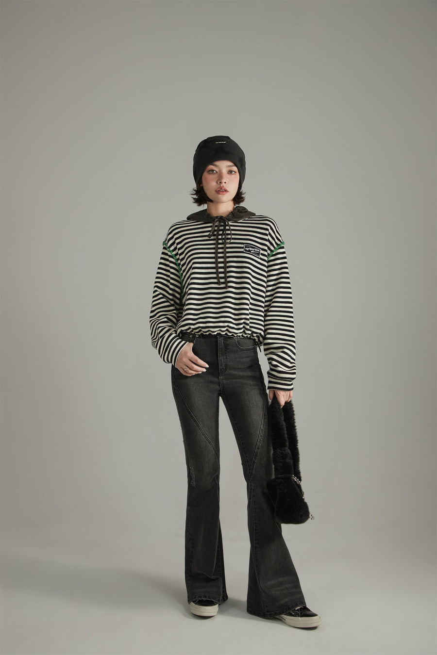 CHUU Stitch Stripe Simple Sweatshirt