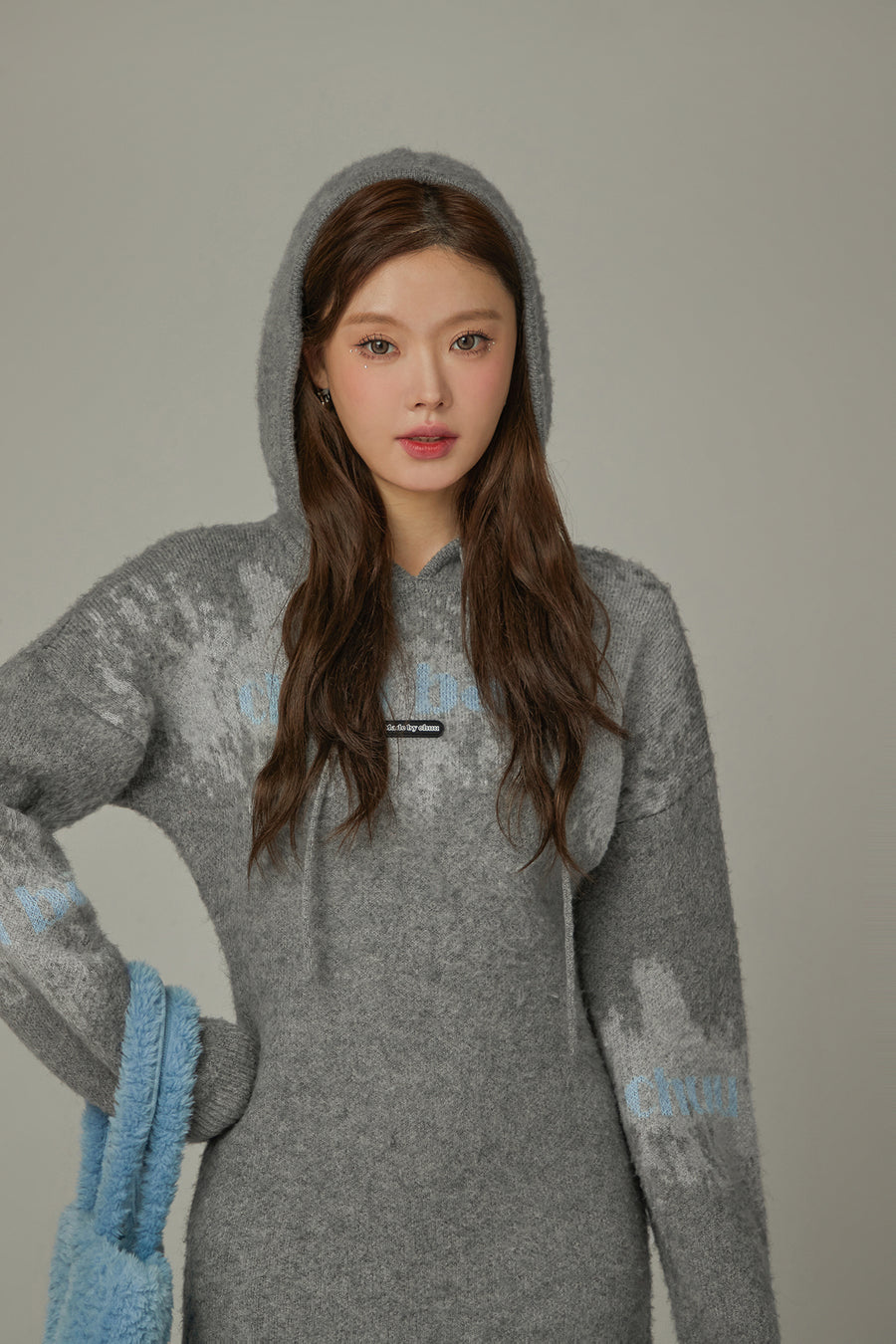 CHUU Color Logo Hooded Knit Mini Dress