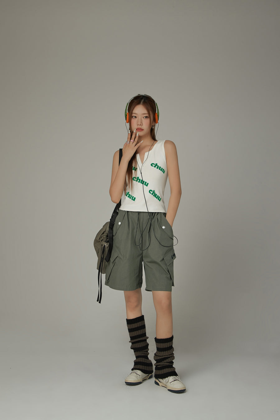 CHUU Logo Color Lettering Button Sleeveless Top