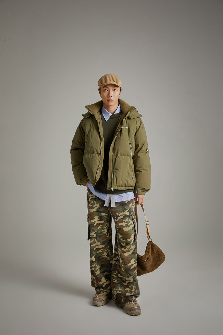 CHUU Camouflage Cargo Wide Pants