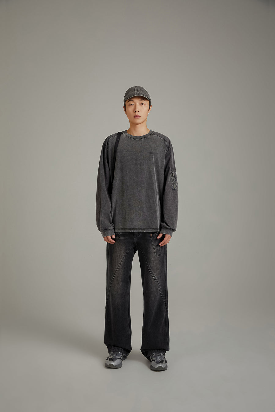 CHUU Washed Boxy Long Sleeve T-Shirt