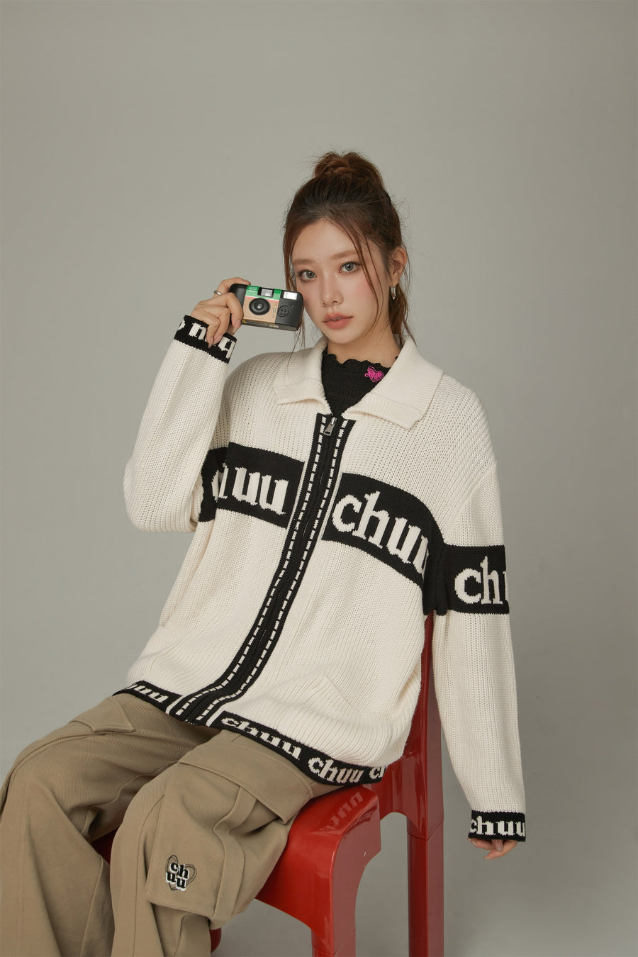 CHUU Lettering Color Block Logo Cardigan