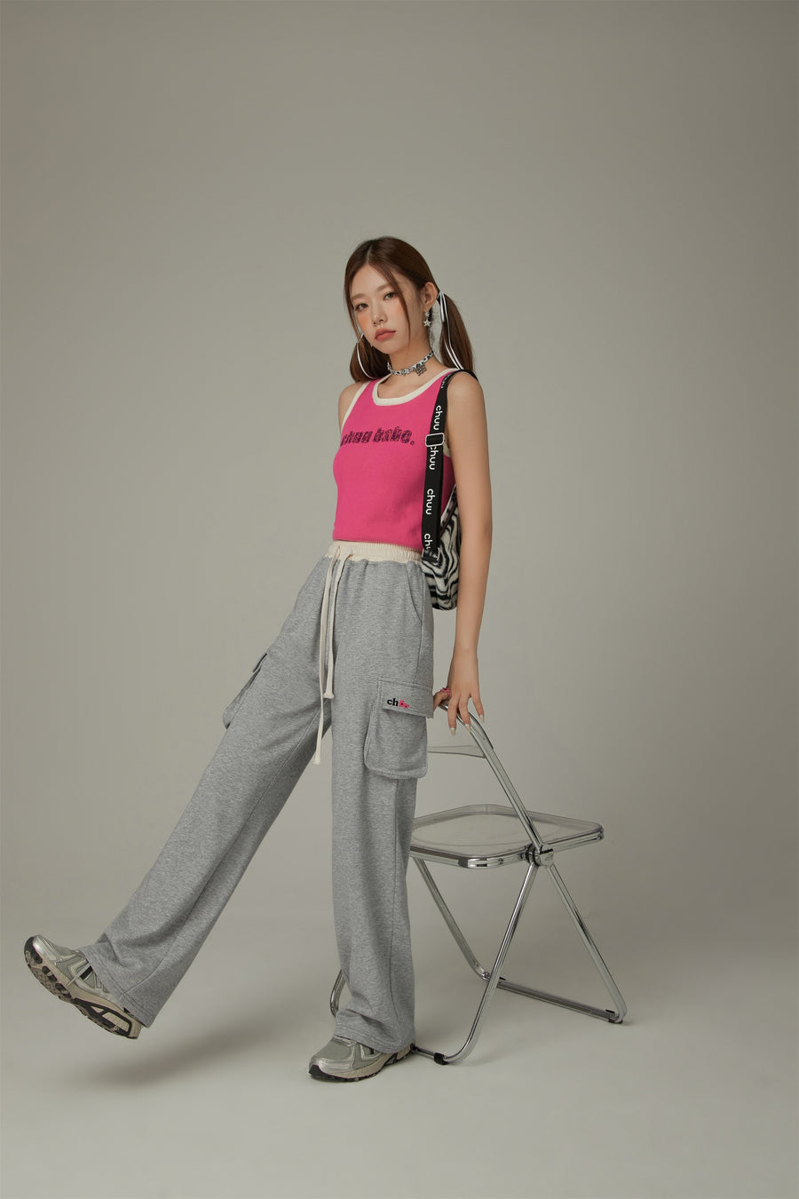 CHUU Colorful Logo Pocket String Cargo Pants