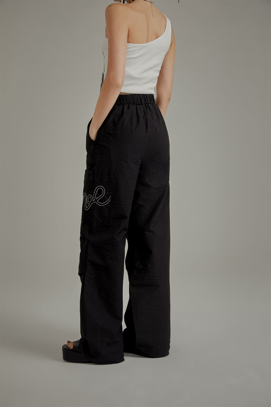 CHUU Logo High Waist Drawstring Casual Pants