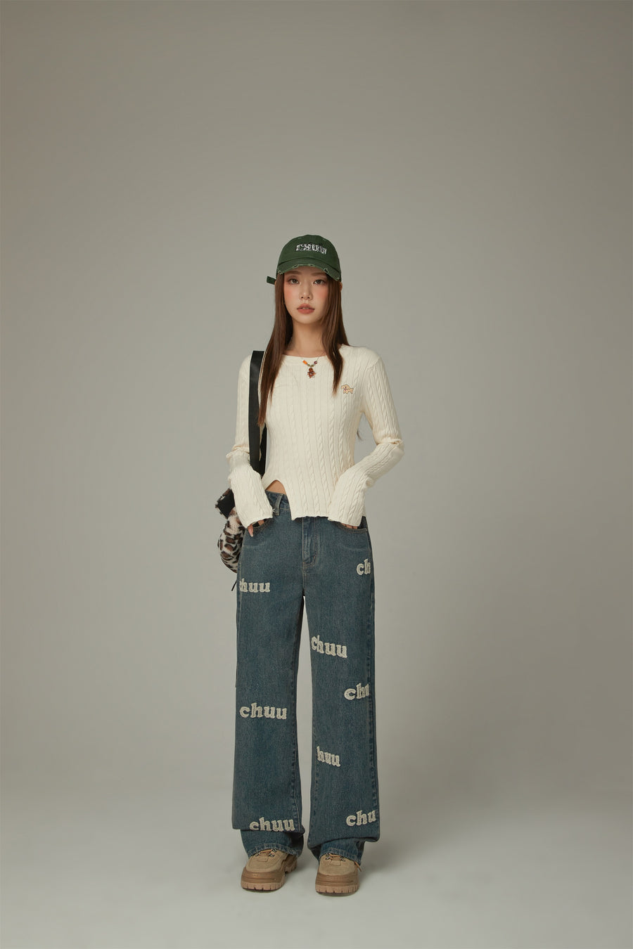 CHUU Lettering Logo Denim Jeans