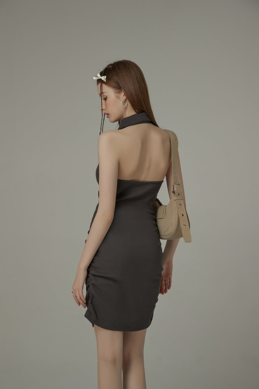 CHUU Halter Neck Front Keyhole Shirred Dress