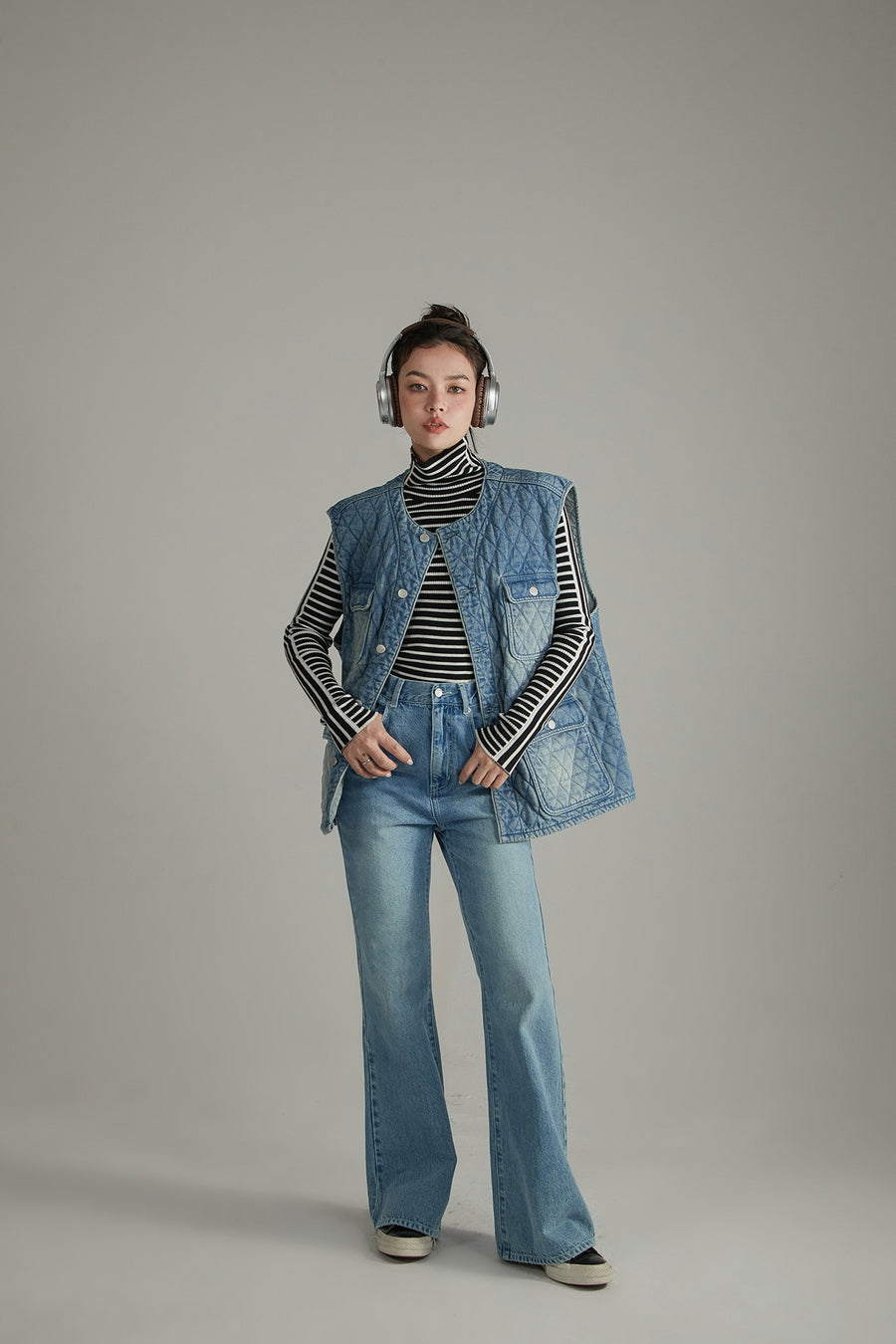 CHUU Striped High Neck Knit Top