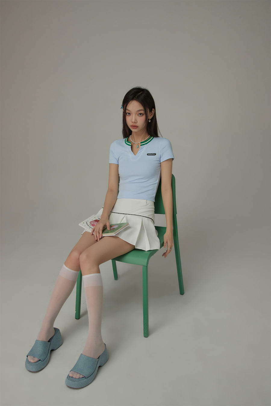 CHUU Open Collar Slim T-Shirt