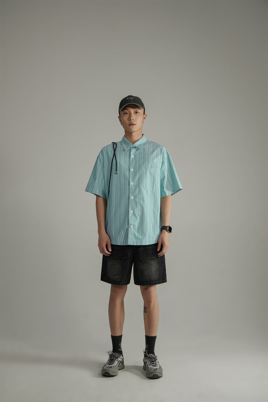 CHUU Black Denim Baggy Bermuda Shorts