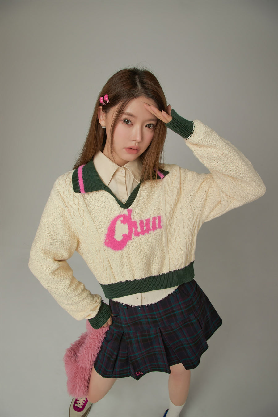 CHUU Logo Open Collar Crop Knit Sweater