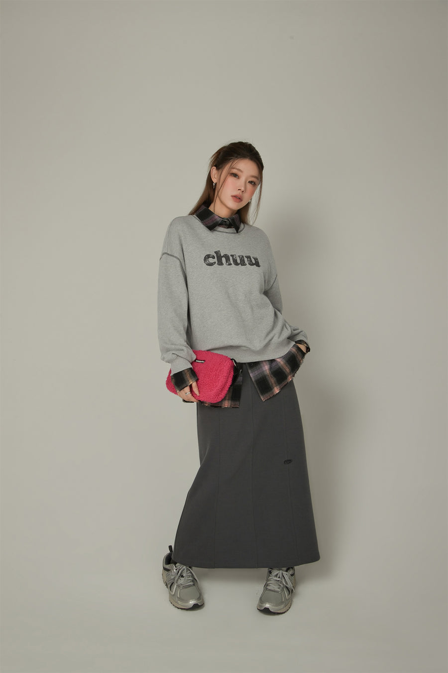 CHUU Color Logo Stitch Loose Fit Sweatshirt