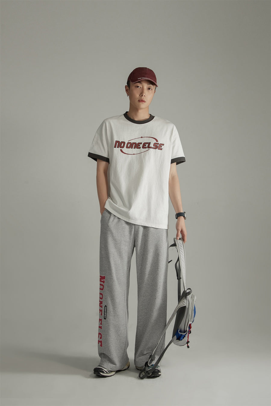 CHUU Noe Center Logo Color Loose Fit T-Shirt