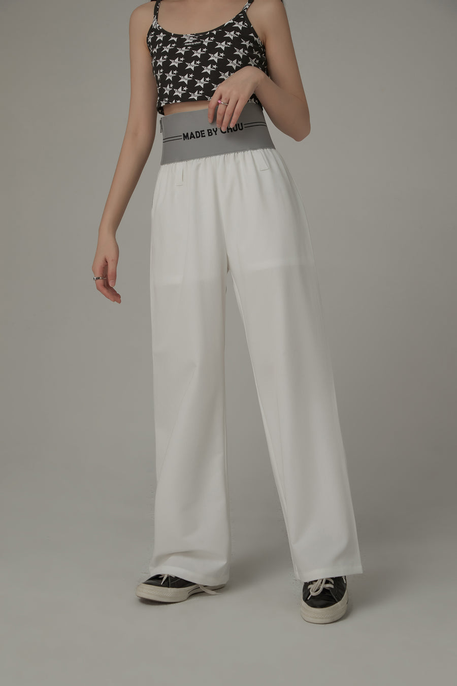 CHUU Contrast Letter High Waist Banded Wide Pants