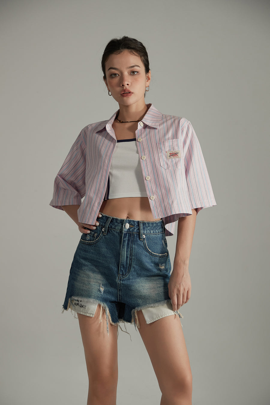 CHUU Boxy Vertical Stripes Cropped Shirt