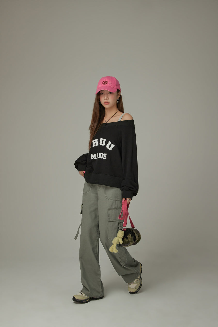 CHUU Chuu Made Off The Shoulders Loose Sweatshirt