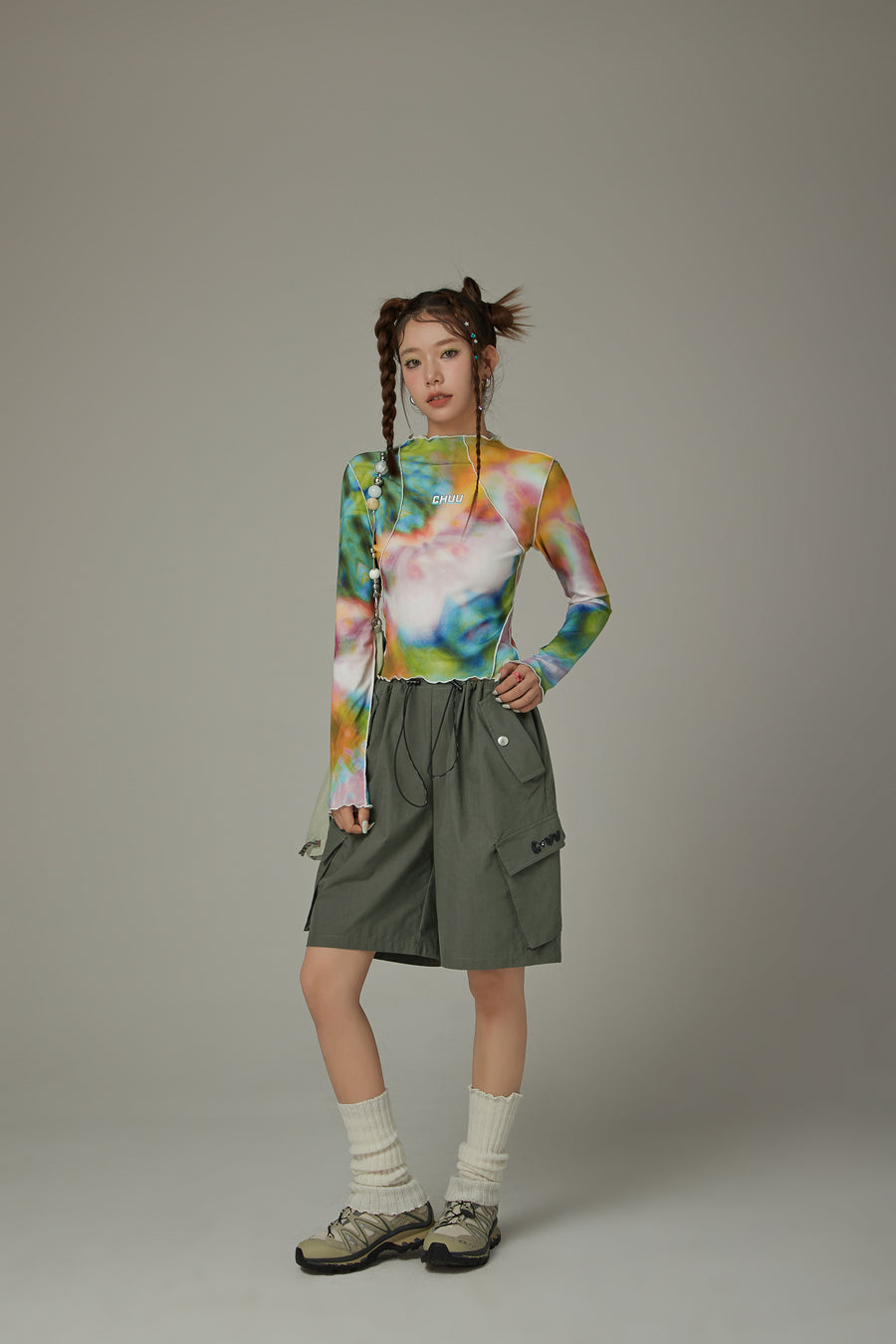 CHUU Logo Colorful Print Frilly Lined Top