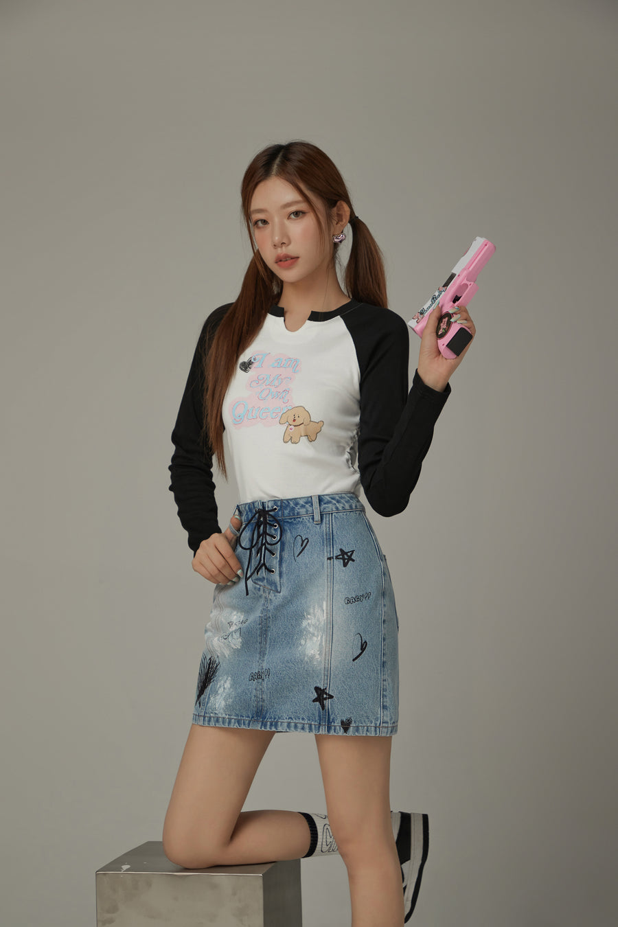 CHUU Lace Up Heart Star Denim Skirt