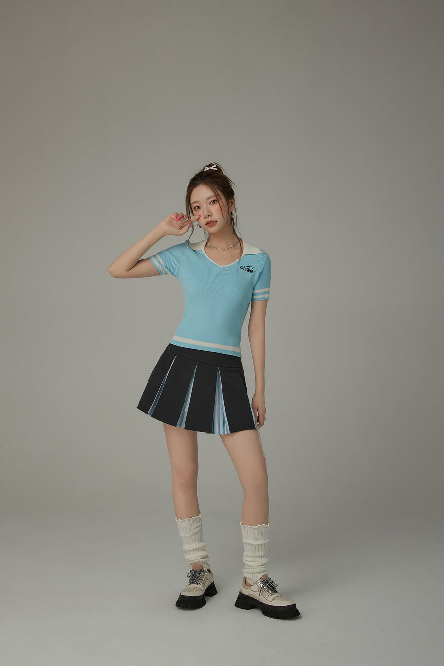 CHUU Open Collar Color Combination Knit Top